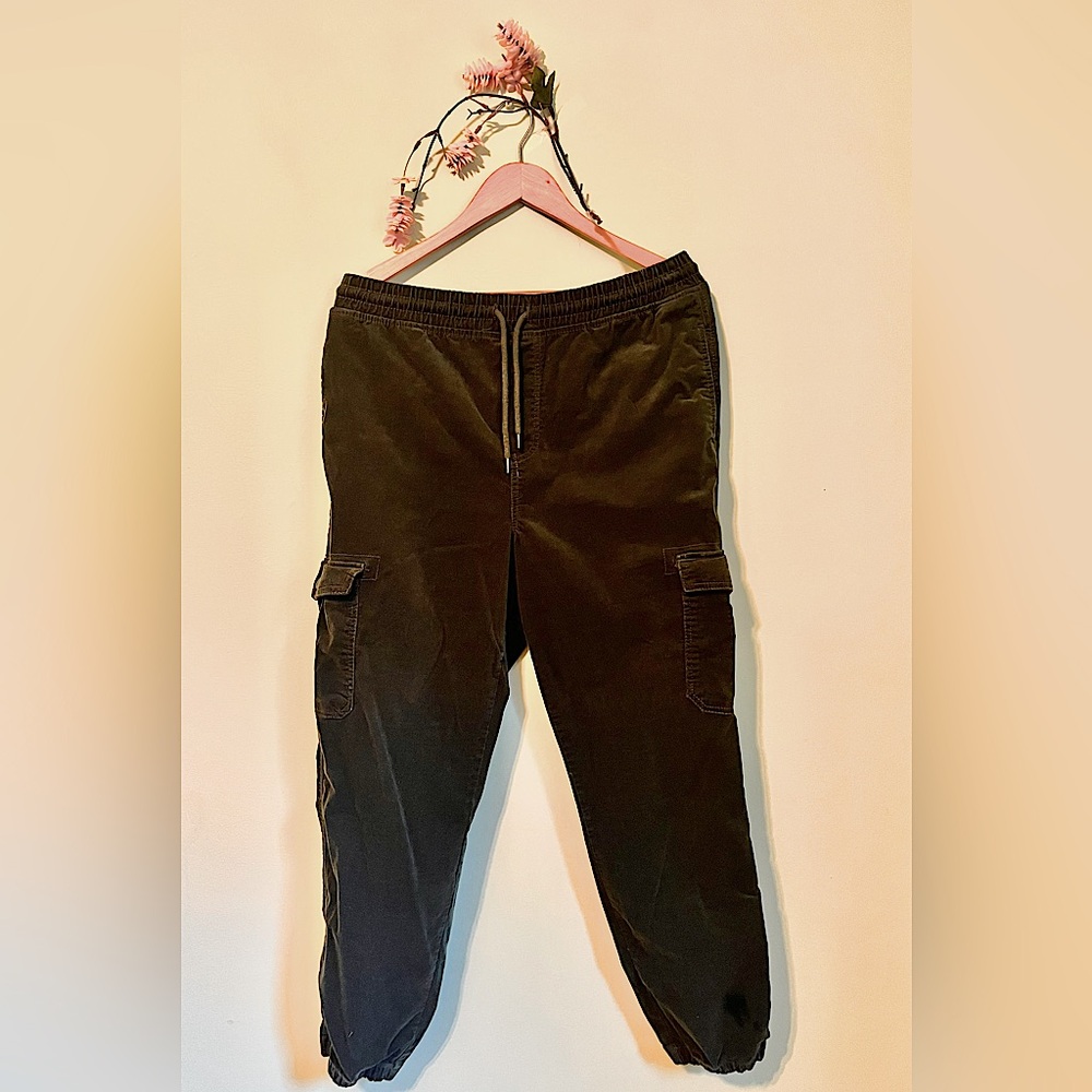 Dark Green Corduroy Cargo Jogger Pants | Joe Fresh | Casual pants | Forest green